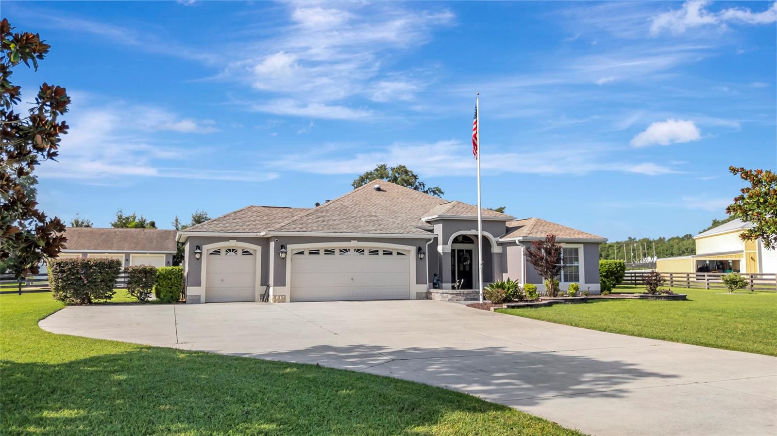 3rd image of 4190 County Road 121D, Wildwood, FL 34785 | MLS# G5116287