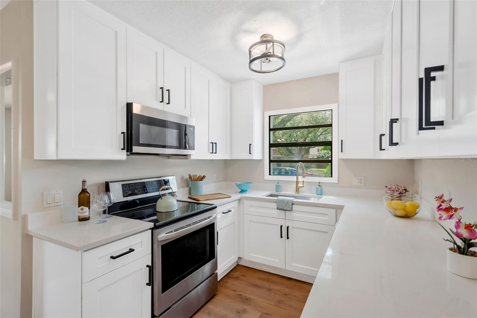 3rd image of 15065 Newport Rd, Clearwater, FL 33764 | MLS# TB8537674