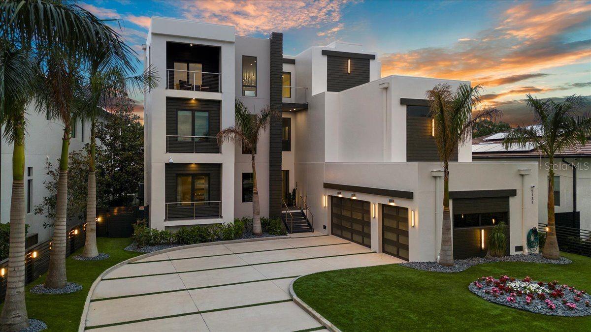 1st image of 5131 W Neptune Wy, Tampa, FL 33609 | MLS# TB8537958