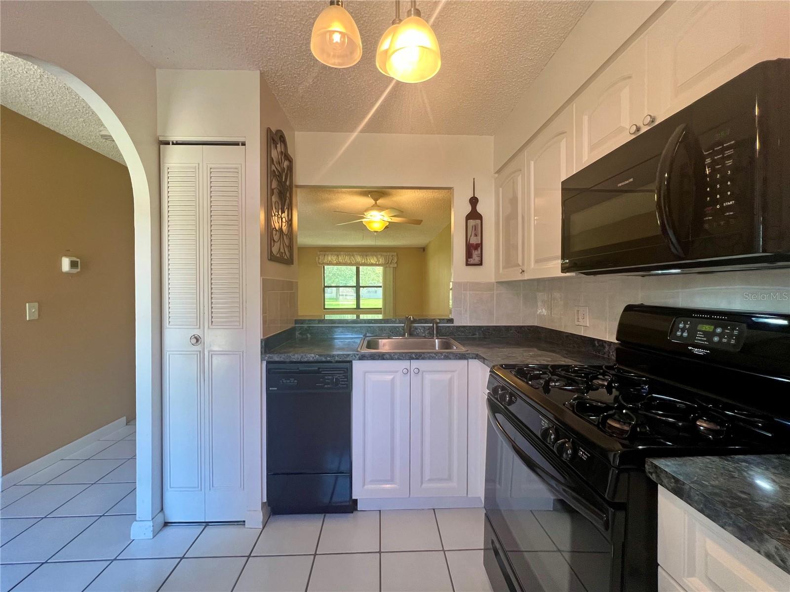 3rd image of 2989 Flint Dr N, Clearwater, FL 33759 | MLS# TB8537991