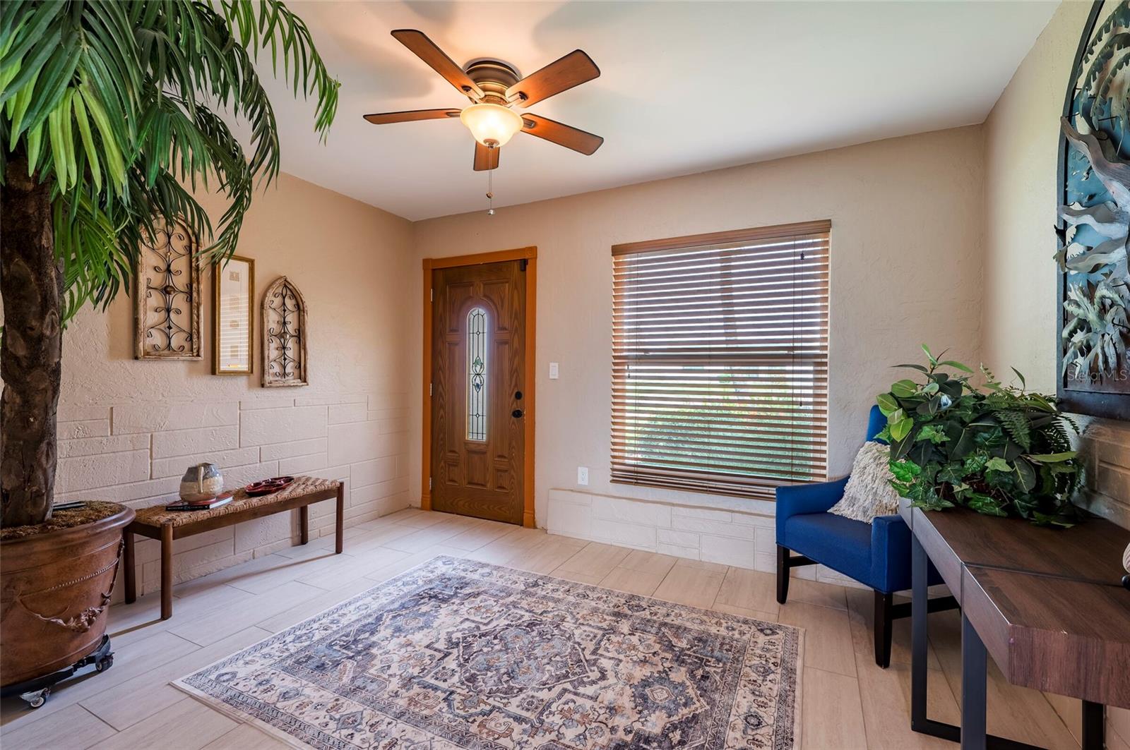 3rd image of 541 Crystal Dr, Madeira Beach, FL 33708 | MLS# W7888502
