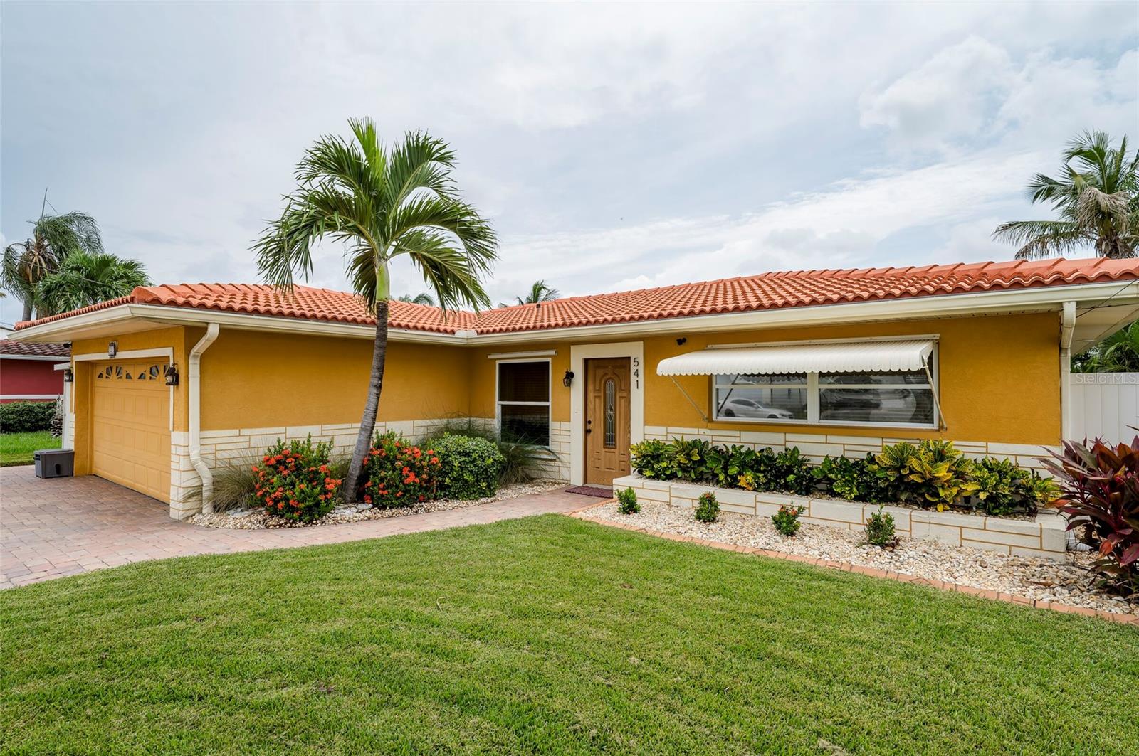 2nd image of 541 Crystal Dr, Madeira Beach, FL 33708 | MLS# W7888502