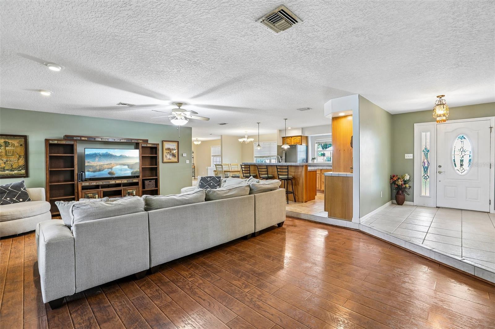 5th image of 3131 N Canal Dr, Palm Harbor, FL 34684 | MLS# TB8538140