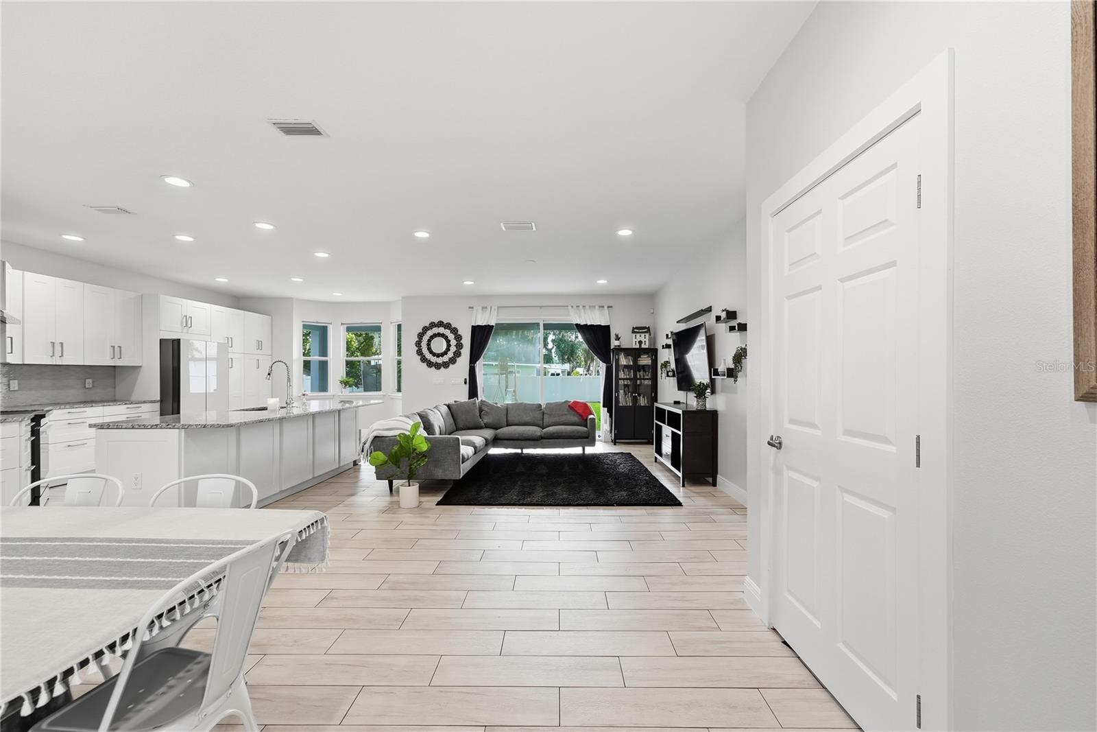 3rd image of 213 New York Ave, St Cloud, FL 34769 | MLS# O6433045