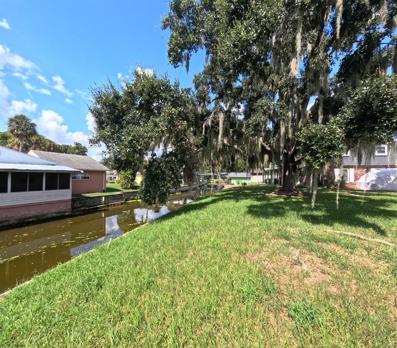 3rd image of Memory Ln, Tavares, FL 32778 | MLS# O6433269