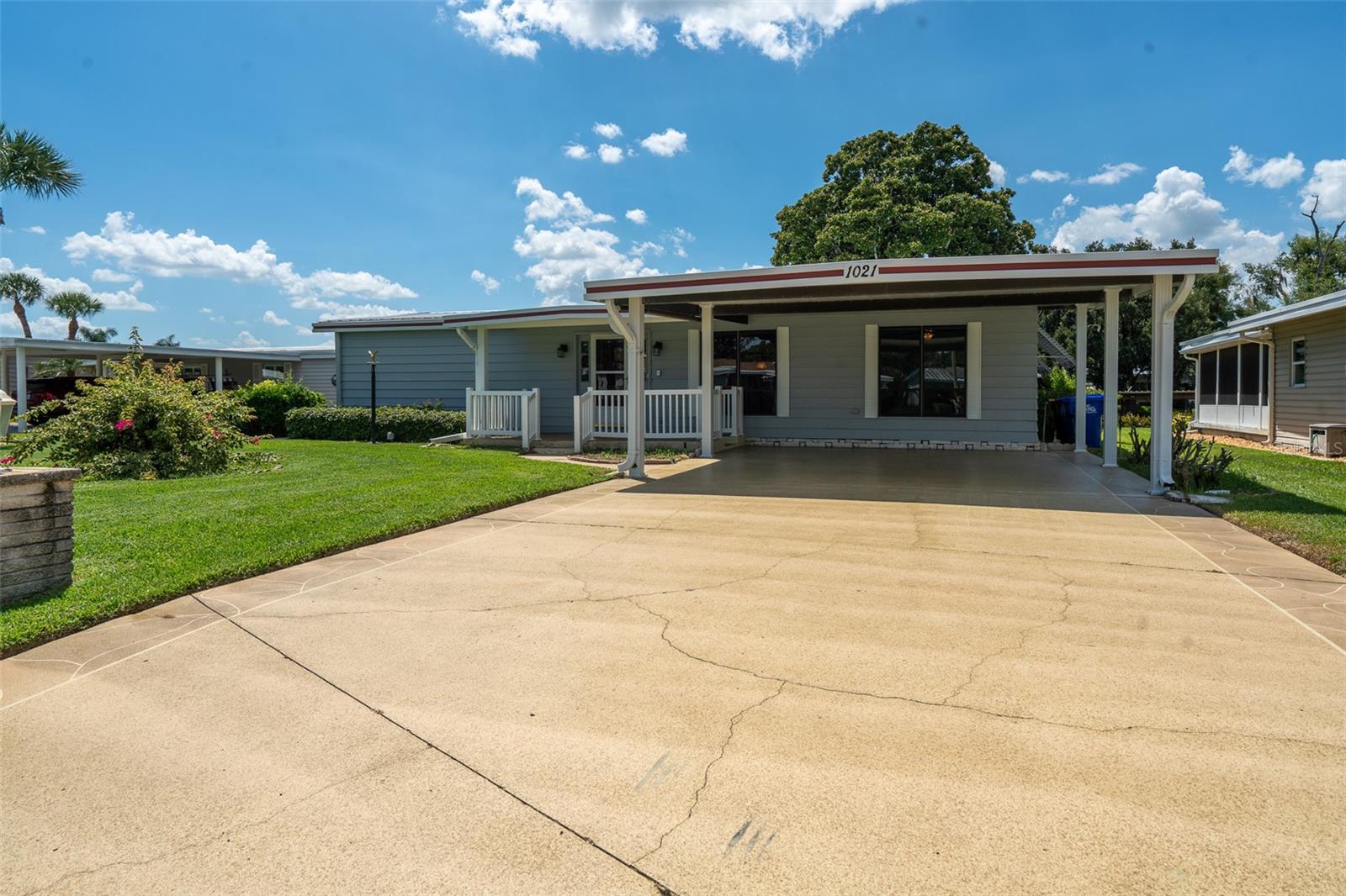 1st image of 1021 Hilltop Rd, Tavares, FL 32778 | MLS# G5116446