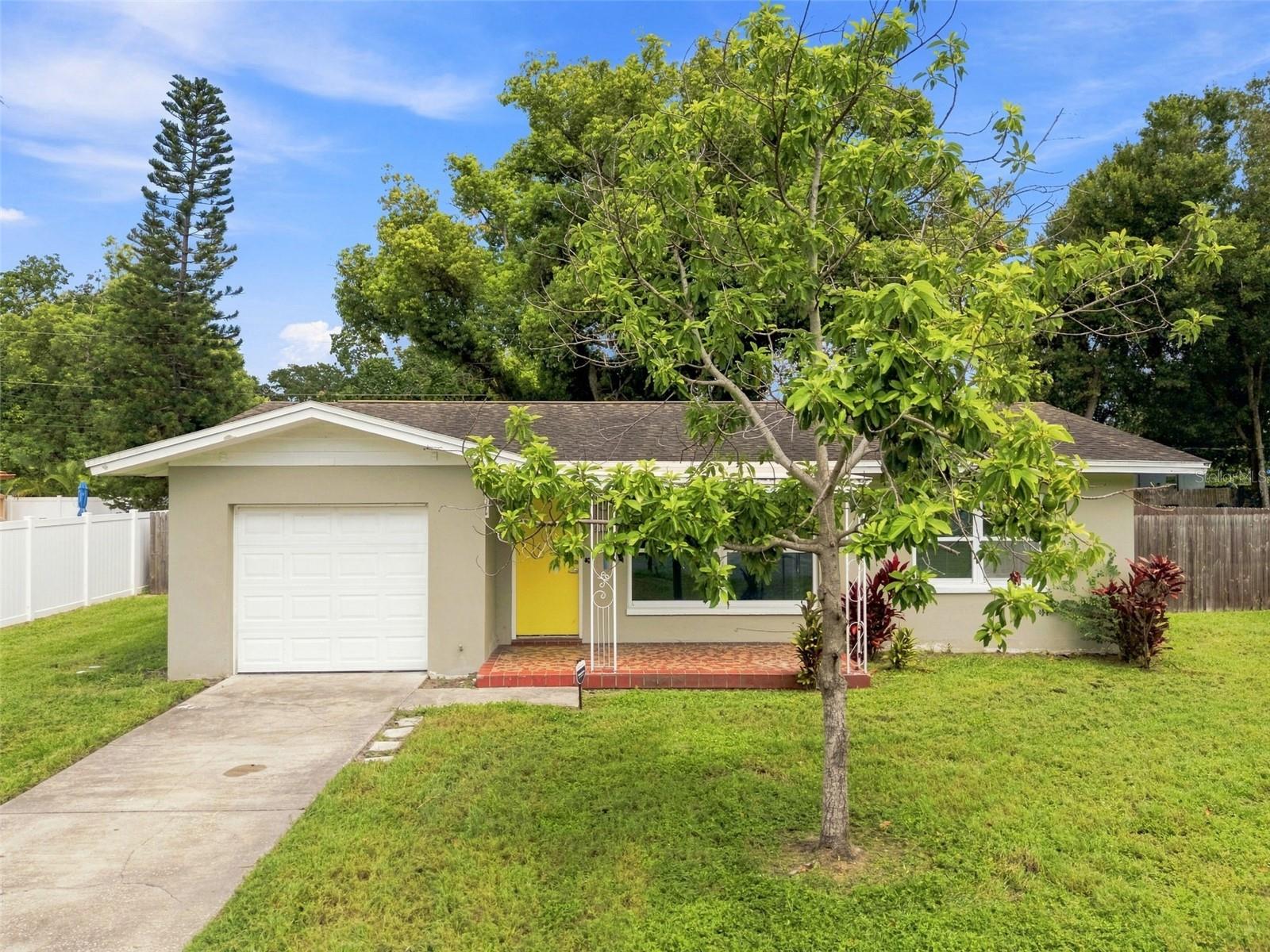 2nd image of 610 12th St Nw, Largo, FL 33770 | MLS# TB8539137