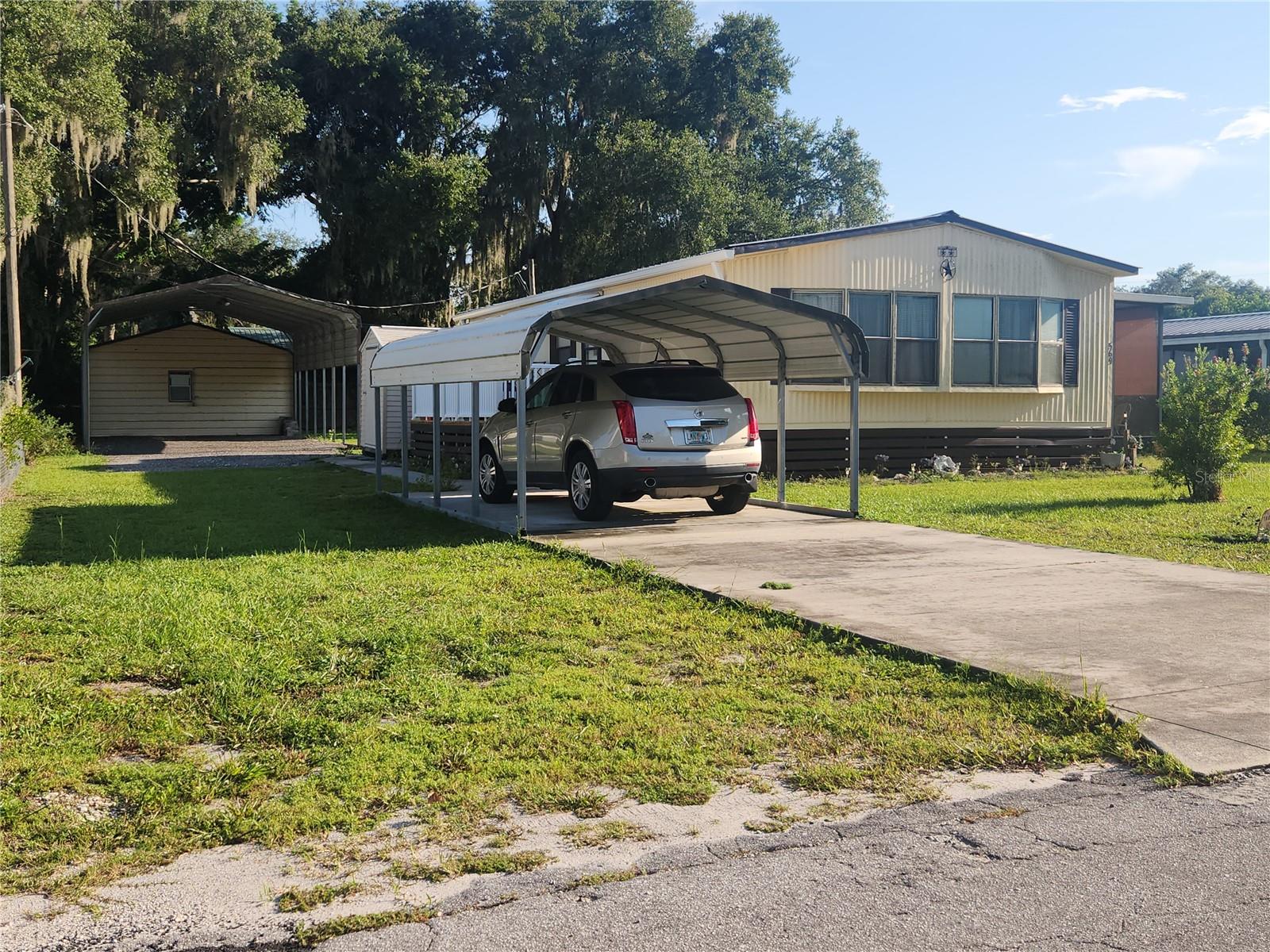 1st image of 569 Cr 486, Lake Panasoffkee, FL 33538 | MLS# G5116501