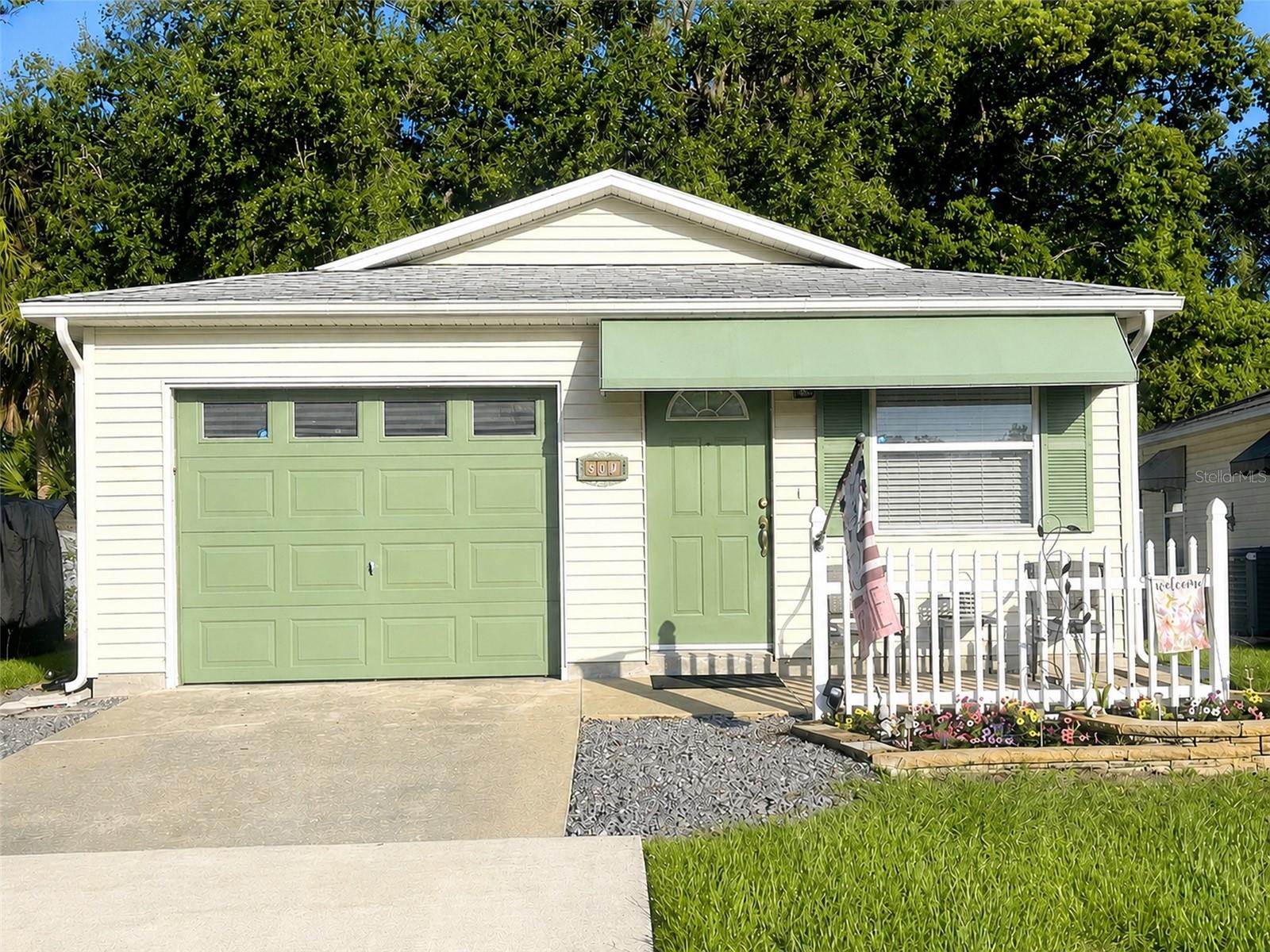 1st image of 507 Cottage Park Ln, Leesburg, FL 34748 | MLS# G5116515