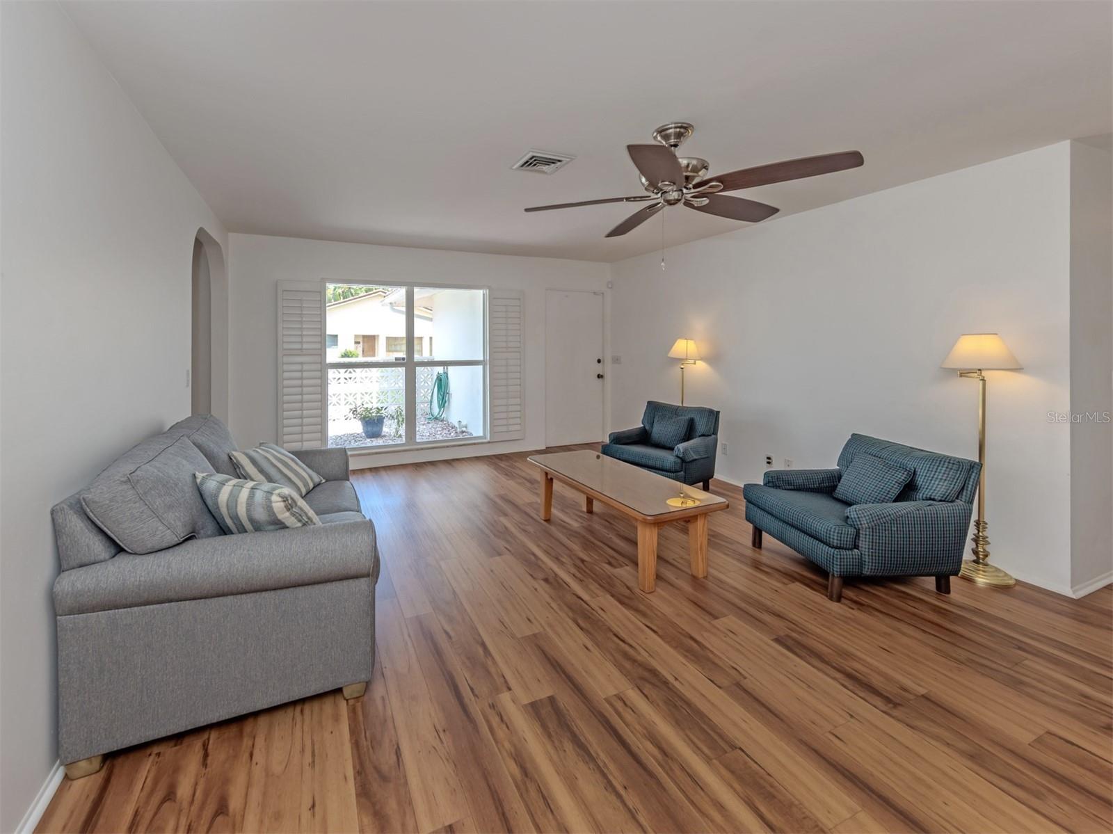 4th image of 12 Gulf Manor Dr, Venice, FL 34285 | MLS# N6145381