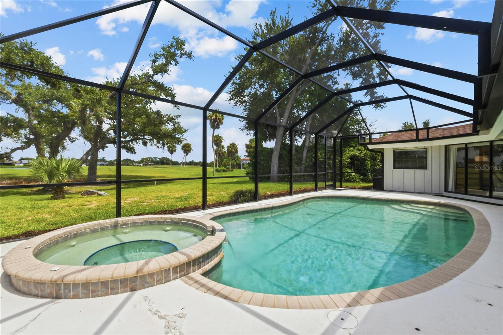 3rd image of 3659 Torrey Pines Blvd, Sarasota, FL 34238 | MLS# A4703104
