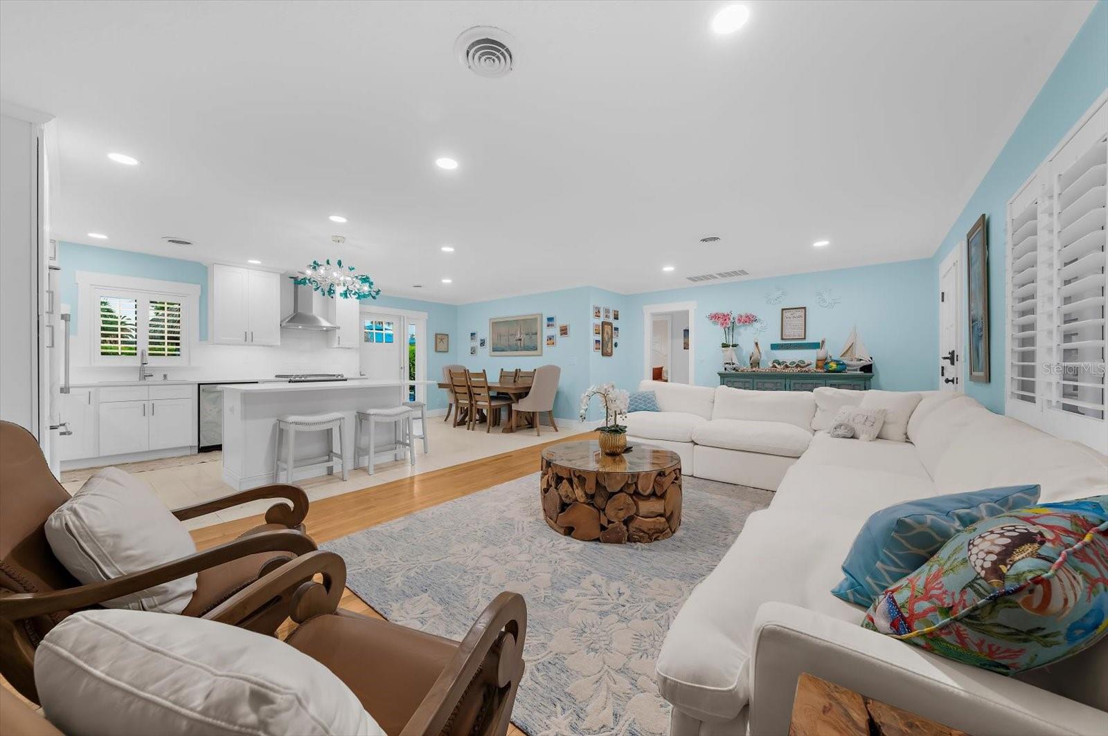 5th image of 751 Mandalay Ave, Clearwater Beach, FL 33767 | MLS# TB8539366