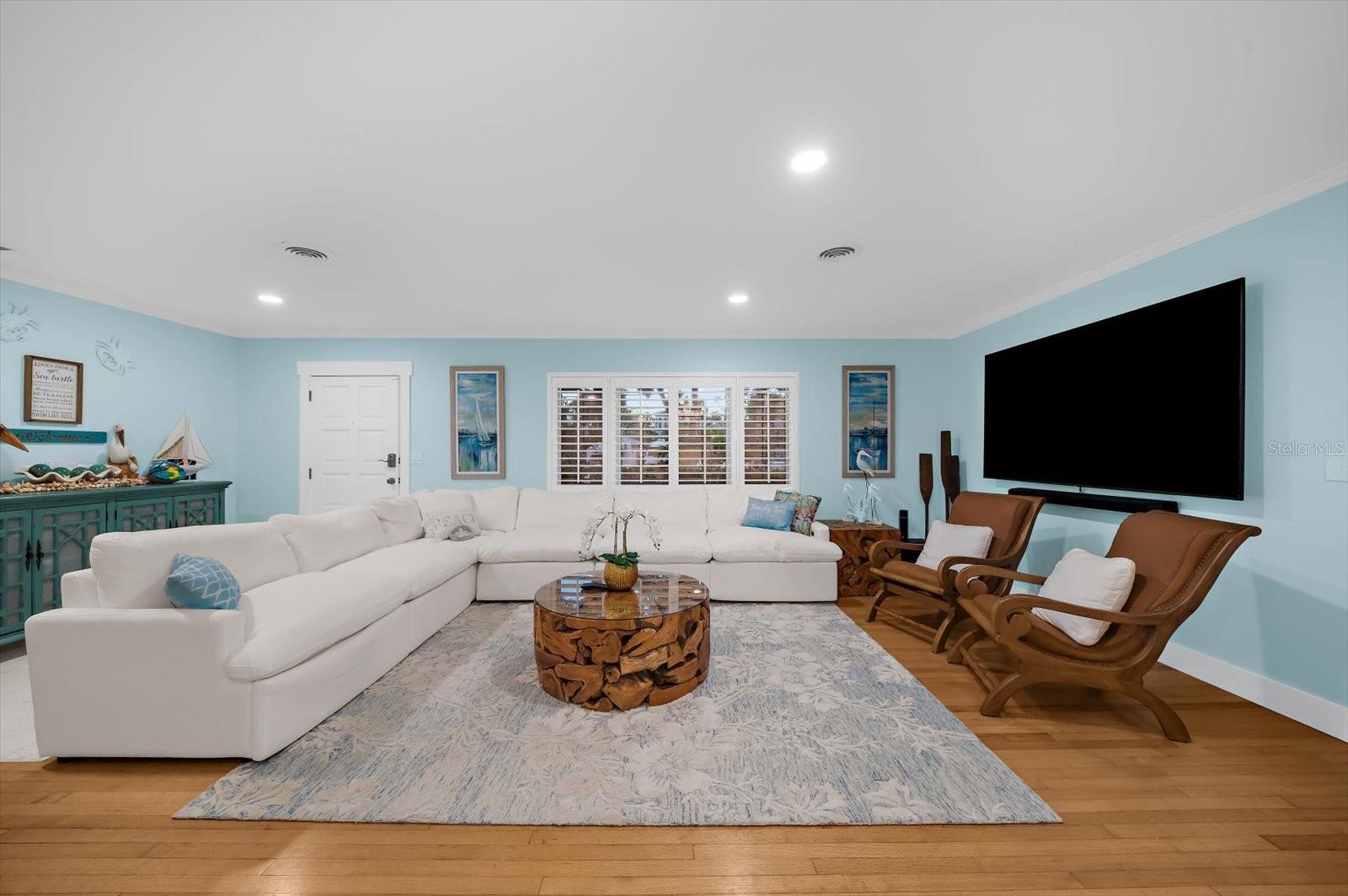 3rd image of 751 Mandalay Ave, Clearwater Beach, FL 33767 | MLS# TB8539366