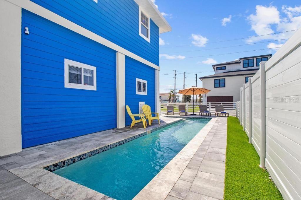 4th image of 14500 N Bayshore Dr, Madeira Beach, FL 33708 | MLS# TB8539409
