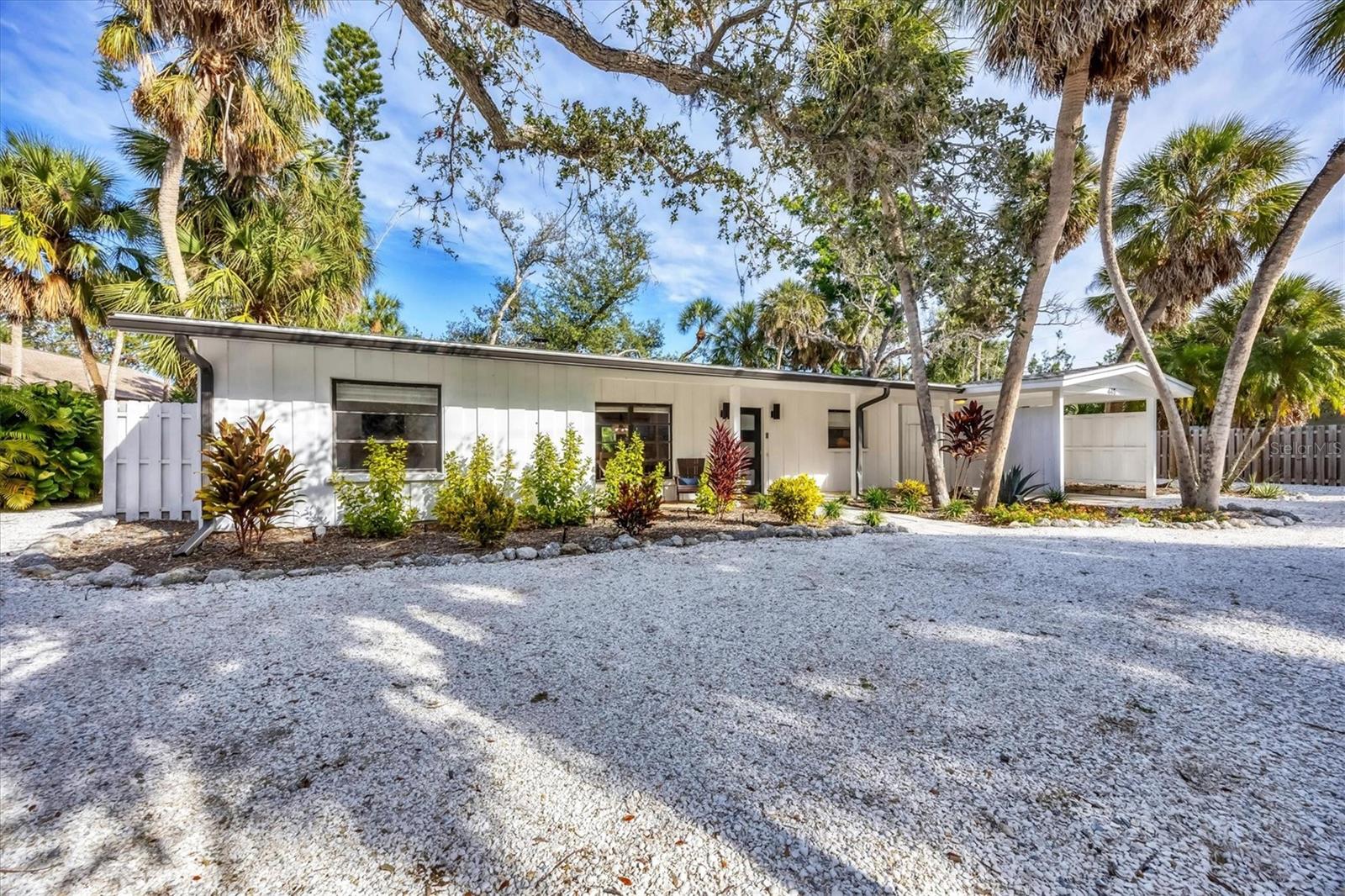 3rd image of 445 Reid St, Sarasota, FL 34242 | MLS# A4703164