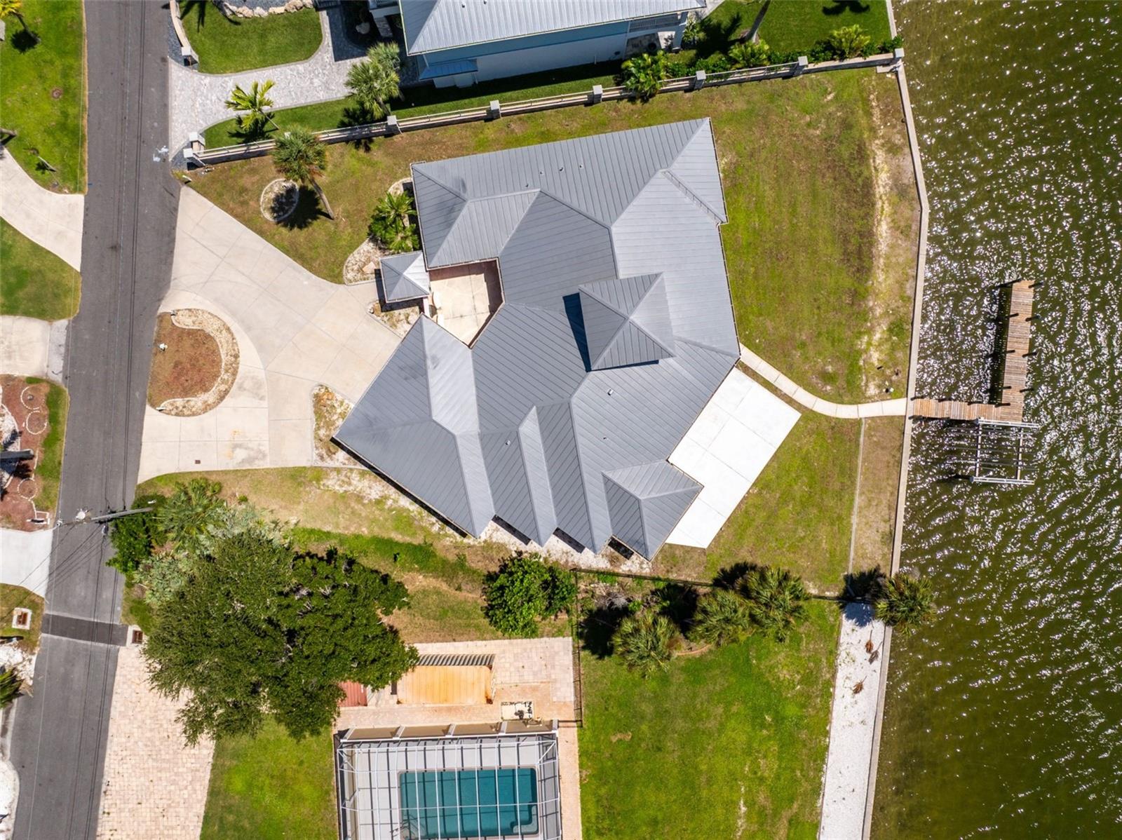 5th image of 1468 Lemon Bay Dr, Englewood, FL 34223 | MLS# D6148442