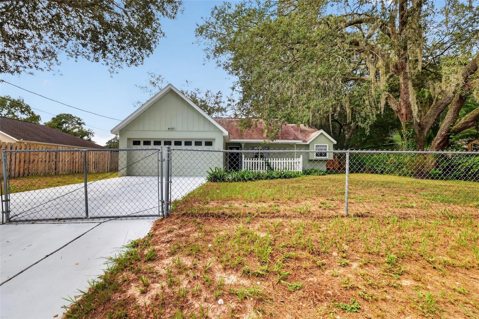 2nd image of 40107 Oakridge Dr, Lady Lake, FL 32159 | MLS# G5116564