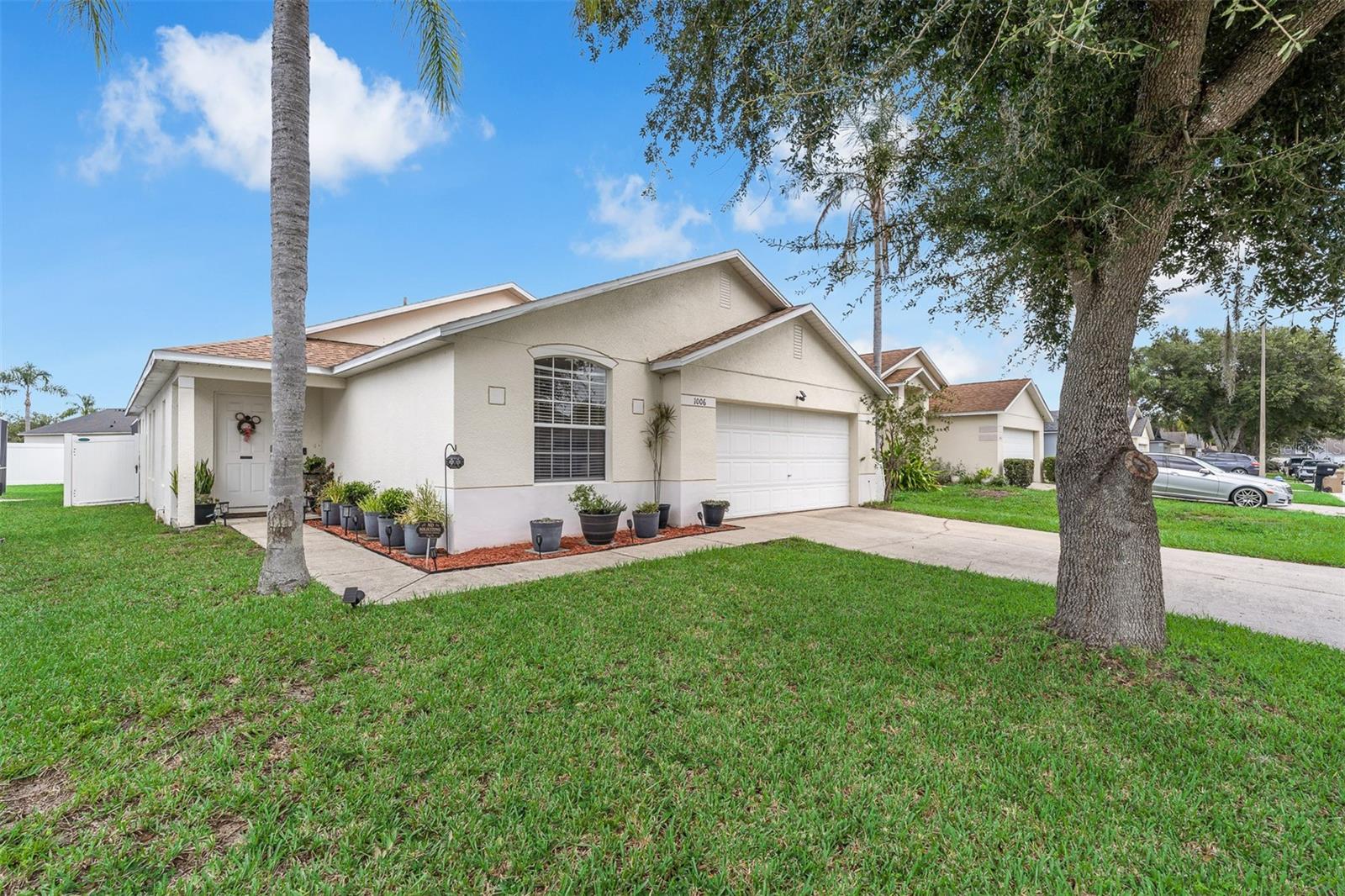 Photo 4 of Single family home for sale at 1006 Clear Crk Cir, Clermont, FL 34714 | MLS# O6434328 | Listing updated on 2026-09-02