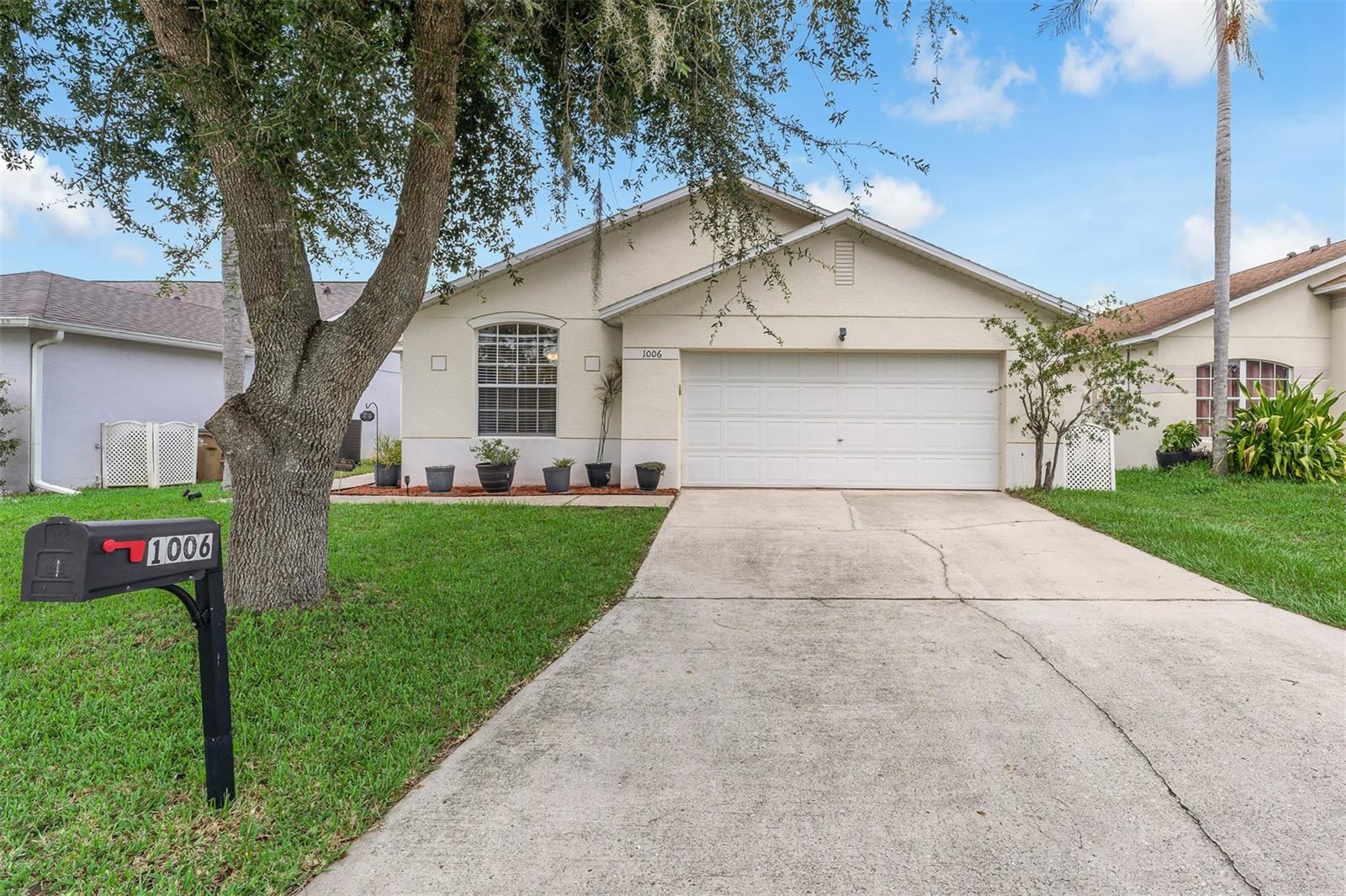 Photo 5 of Single family home for sale at 1006 Clear Crk Cir, Clermont, FL 34714 | MLS# O6434328 | Listing updated on 2026-09-02