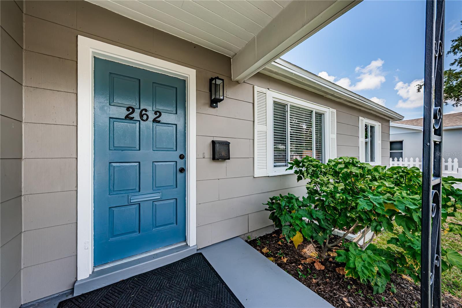 Photo 2 of Single family home for sale at 262 40 Ave Ne, St Petersburg, FL 33703 | MLS# TB8539944 | Listing updated on 2026-09-02