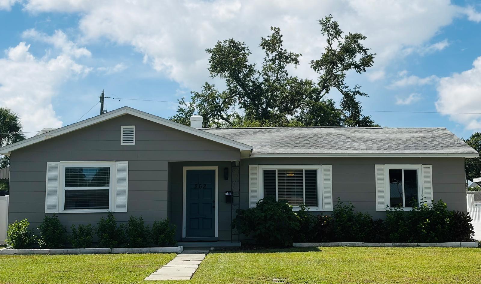 Photo 1 of Single family home for sale at 262 40 Ave Ne, St Petersburg, FL 33703 | MLS# TB8539944 | Listing updated on 2026-09-02