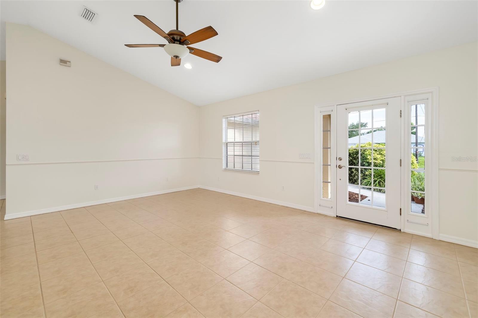 5th image of 216 Hibiscus St, Nokomis, FL 34275 | MLS# A4703323