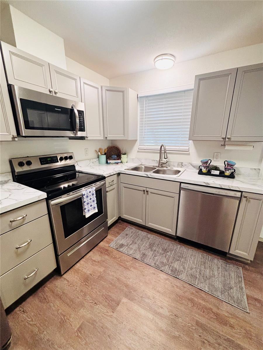 3rd image of 185 Roosevelt Ave, Brooksville, FL 34604 | MLS# TB8540019