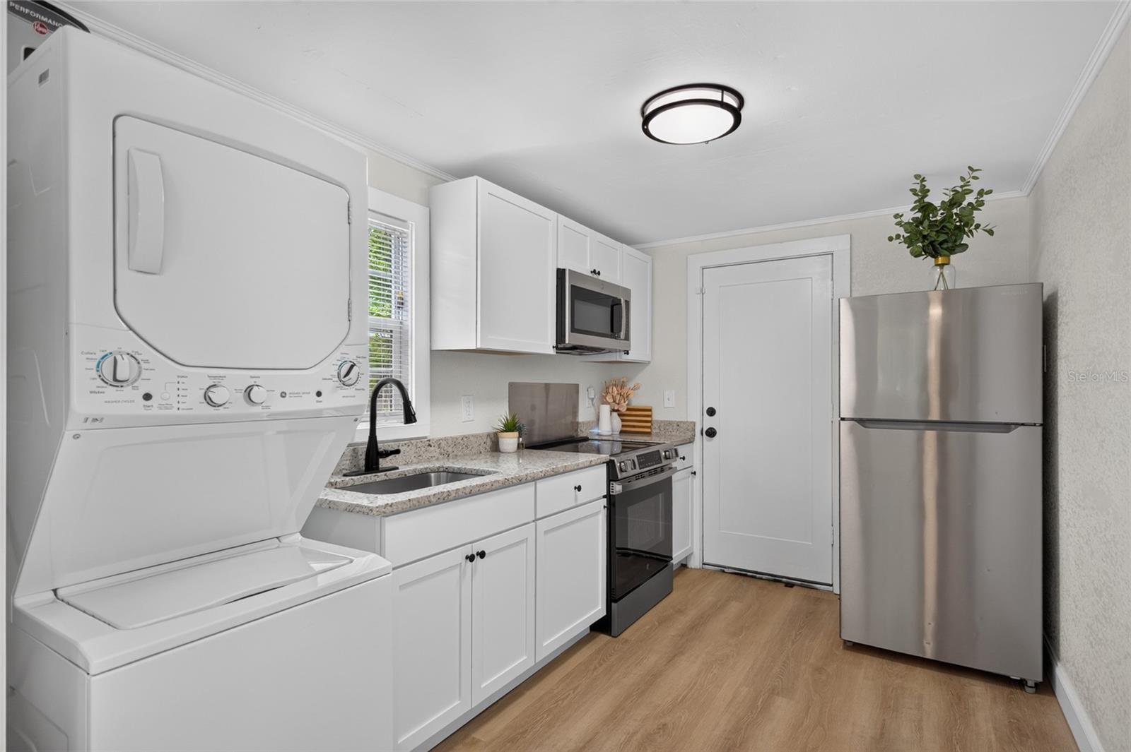 3rd image of 1545 29Th St, Sarasota, FL 34234 | MLS# TB8540186