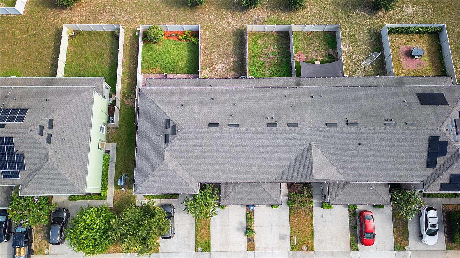 Photo 4 of Townhouse for sale at 9033 Wildflower Ln, Kissimmee, FL 34747 | MLS# O6434728 | Listing updated on 2026-09-02
