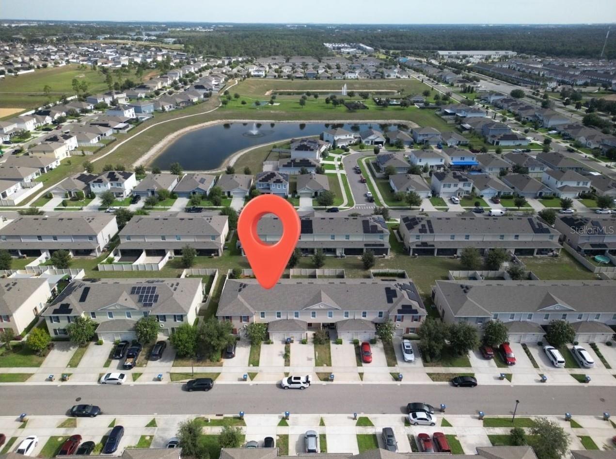 Photo 5 of Townhouse for sale at 9033 Wildflower Ln, Kissimmee, FL 34747 | MLS# O6434728 | Listing updated on 2026-09-02