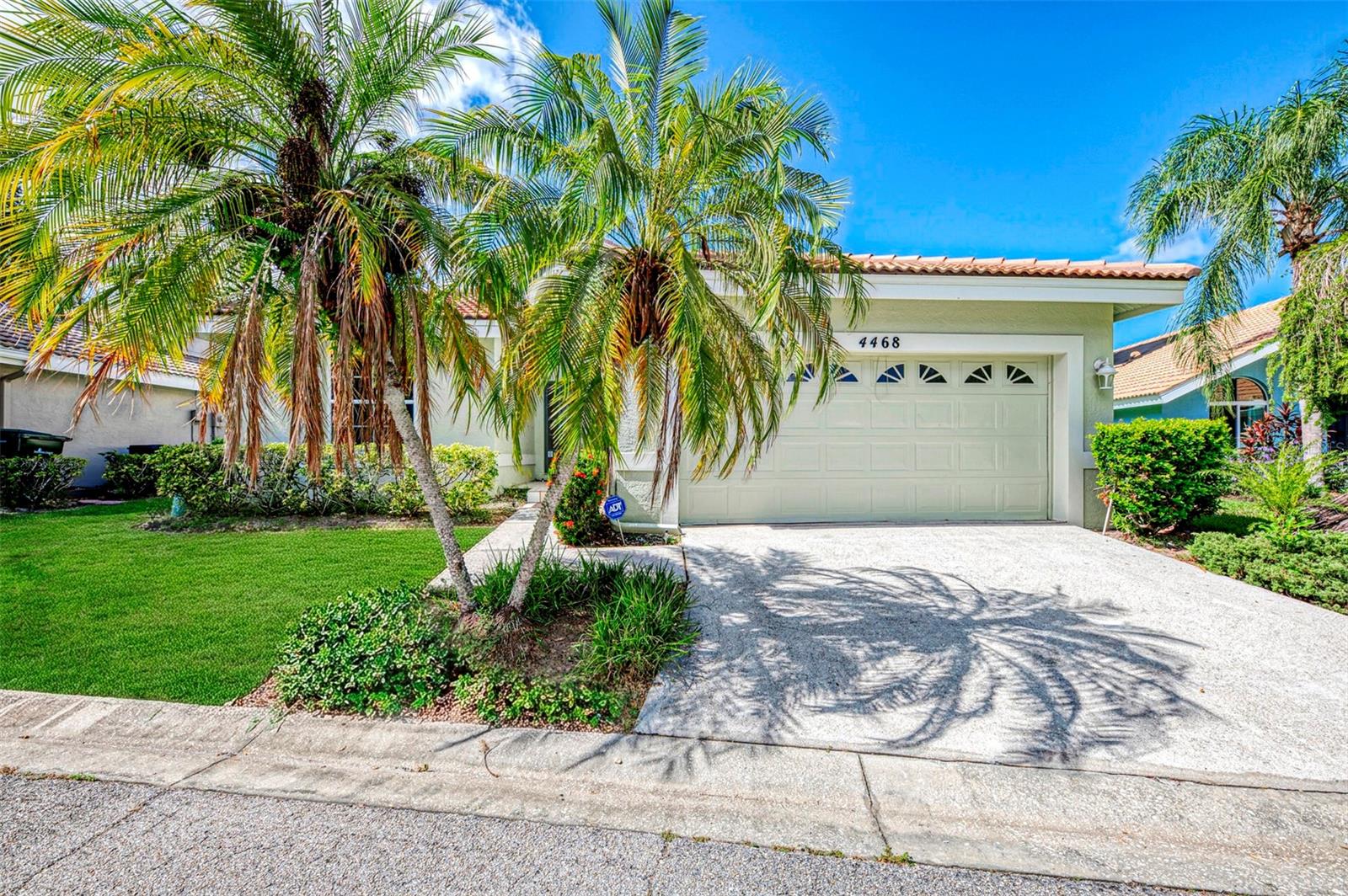 3rd image of 4468 Ascot Cir N, Sarasota, FL 34235 | MLS# A4703420