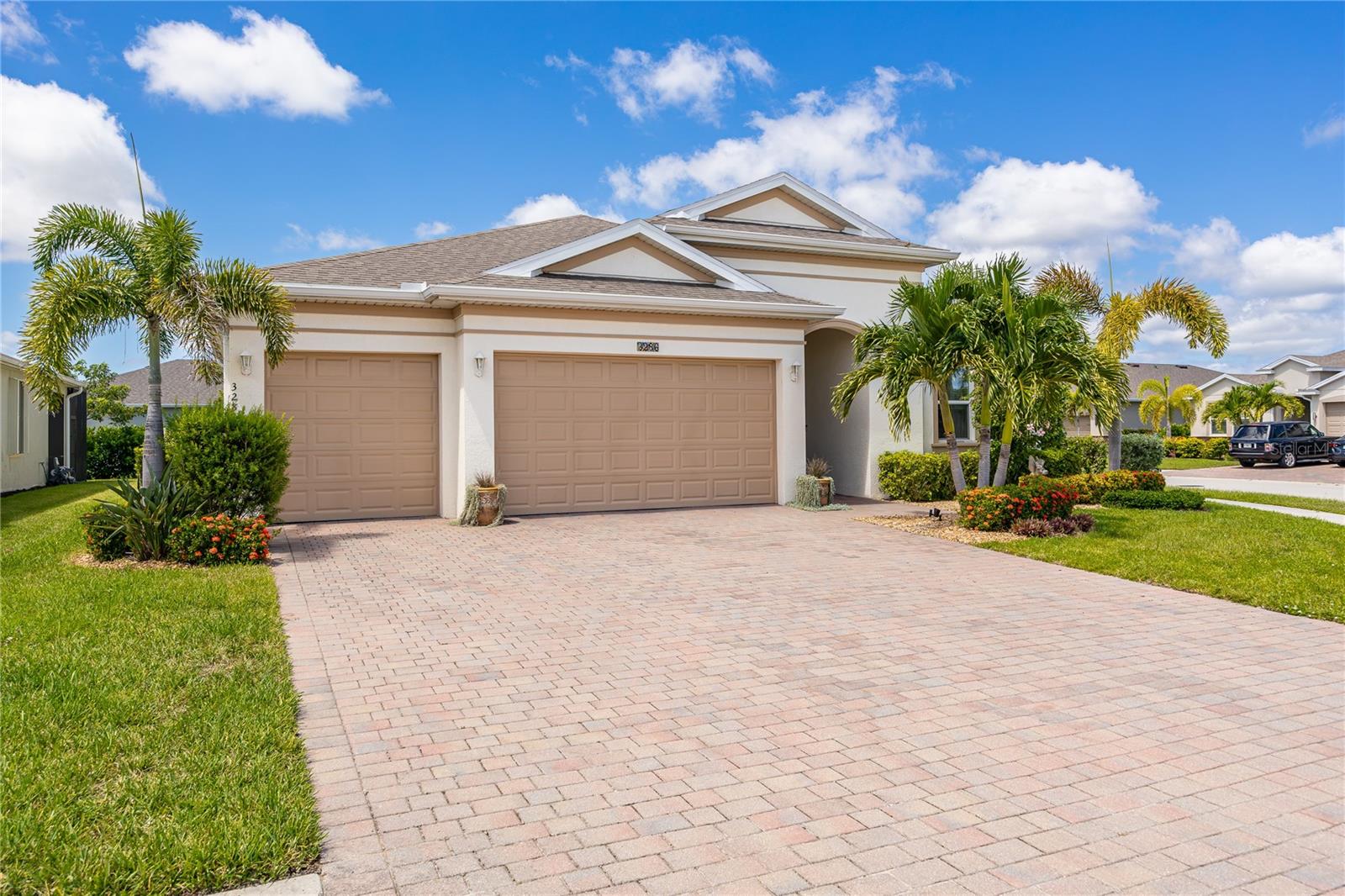 3rd image of 3286 Baravaldo Cir, Cape Coral, FL 33909 | MLS# A4703431
