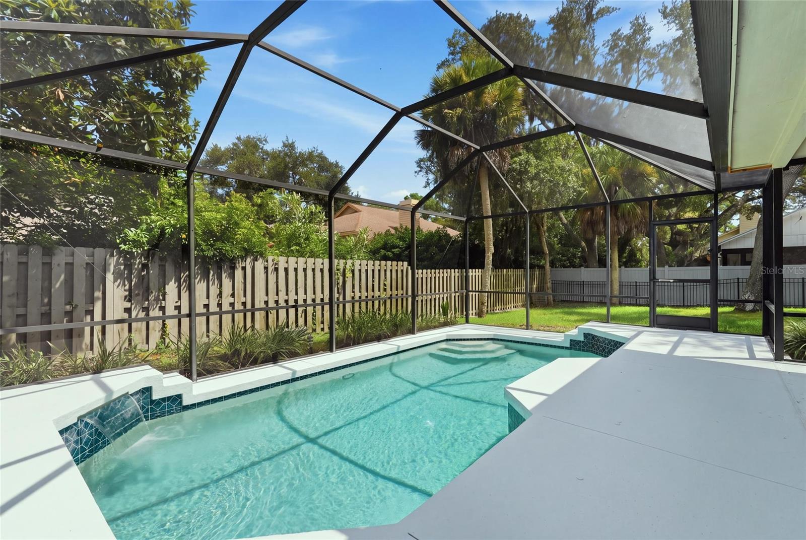 4th image of 735 Forestview Dr, Sarasota, FL 34232 | MLS# A4703433