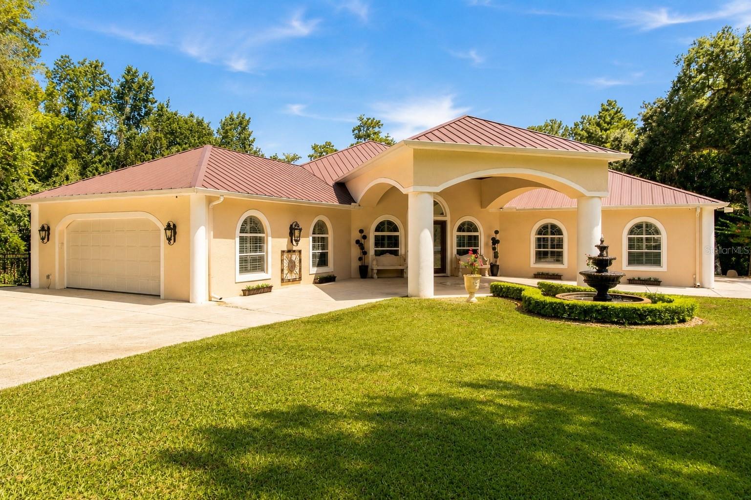 Photo 3 of Single family home for sale at 22259 Skyview Cir, Brooksville, FL 34602 | MLS# W7888730 | Listing updated on 2026-09-02