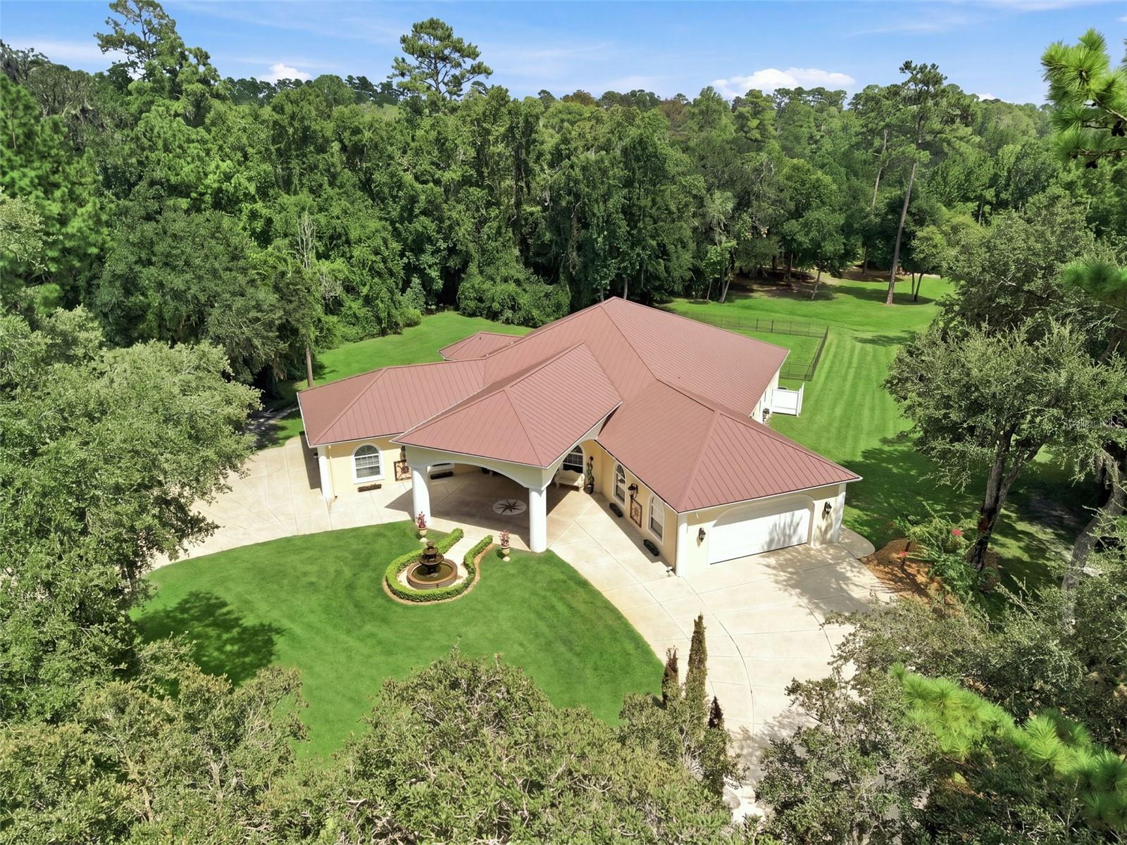 Photo 5 of Single family home for sale at 22259 Skyview Cir, Brooksville, FL 34602 | MLS# W7888730 | Listing updated on 2026-09-02