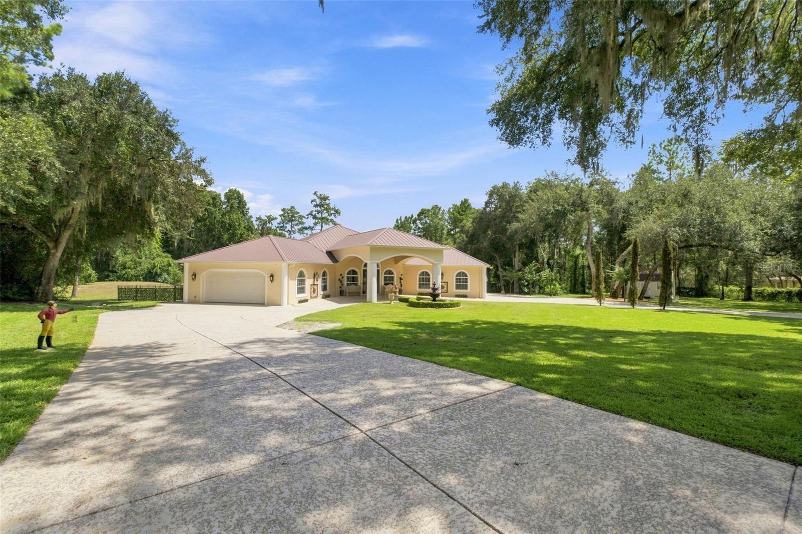 Photo 1 of Single family home for sale at 22259 Skyview Cir, Brooksville, FL 34602 | MLS# W7888730 | Listing updated on 2026-09-02