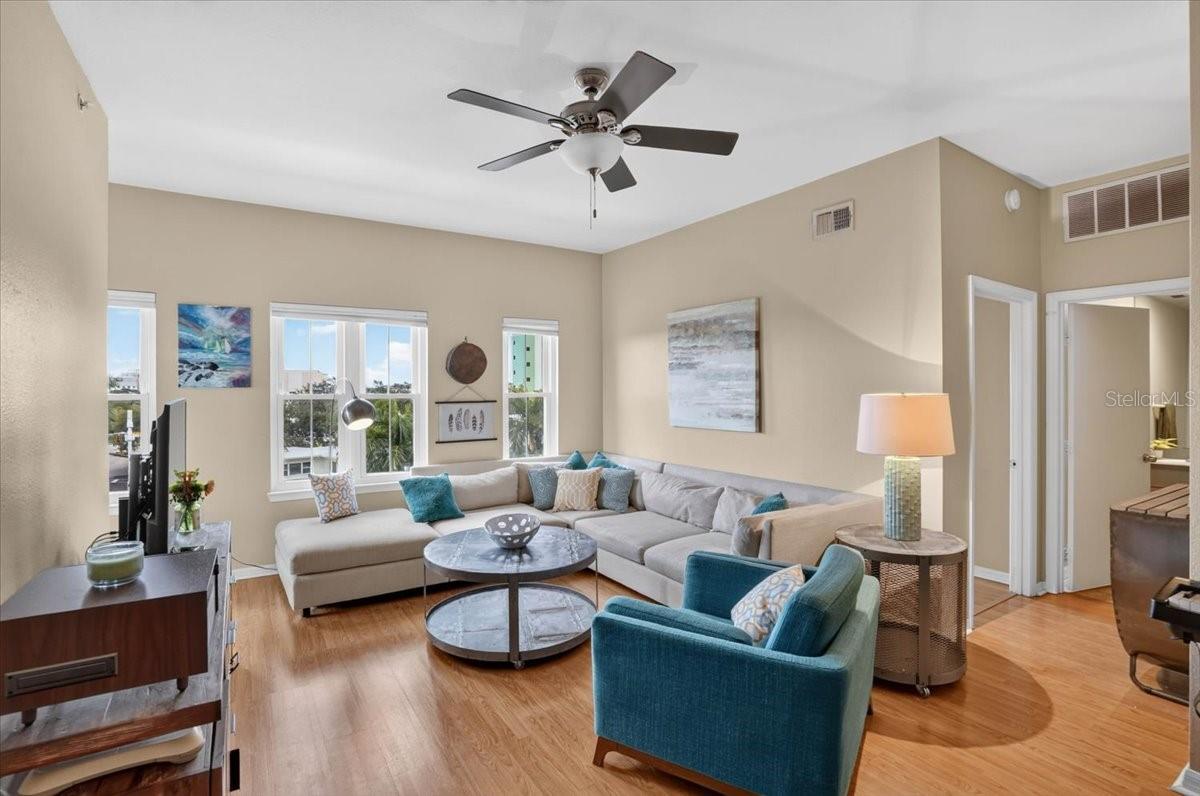 3rd image of 100 4Th Ave S #310, St Petersburg, FL 33701 | MLS# TB8540432