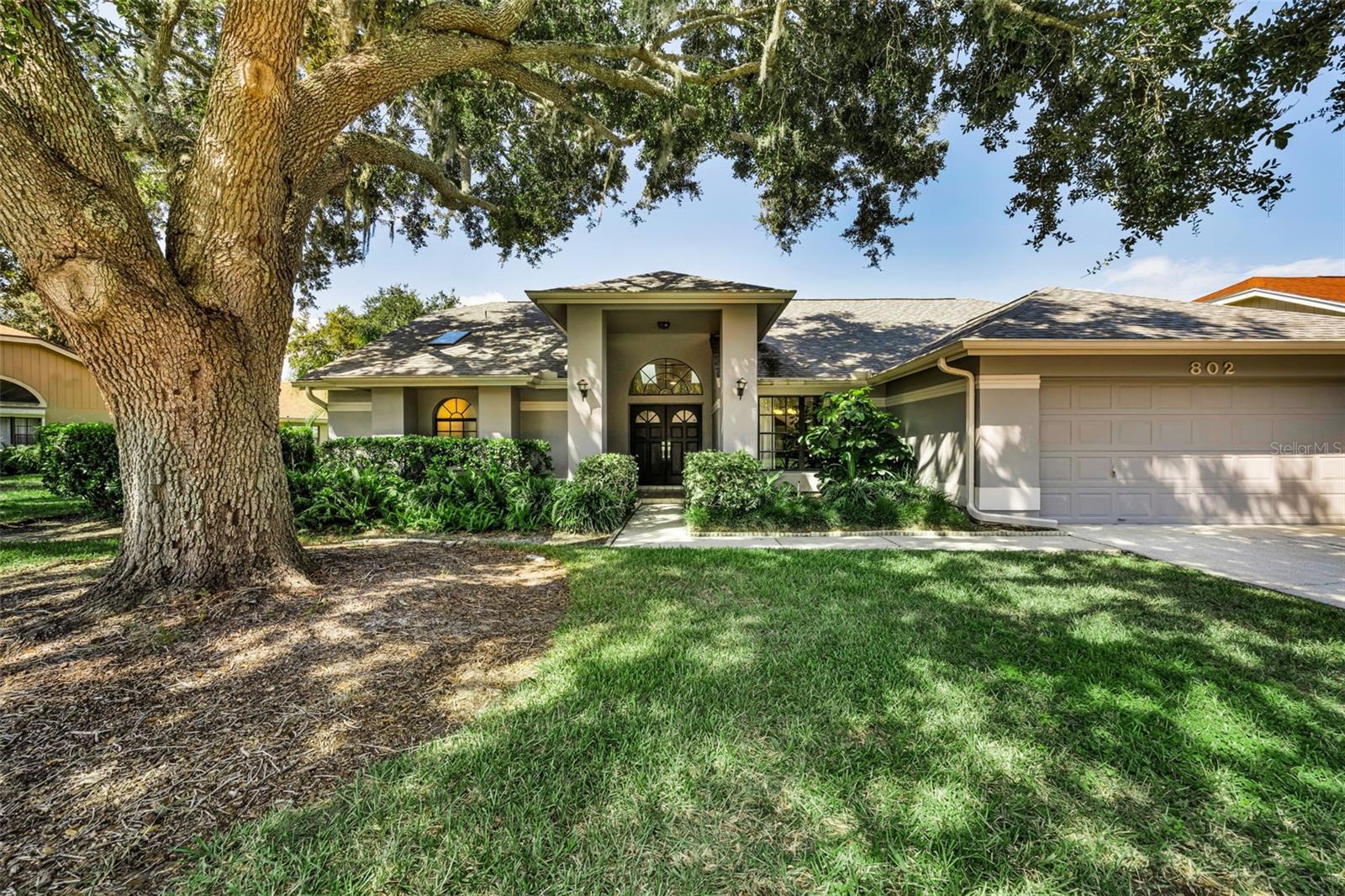 2nd image of 802 Centerwood Dr, Tarpon Springs, FL 34688 | MLS# TB8540456