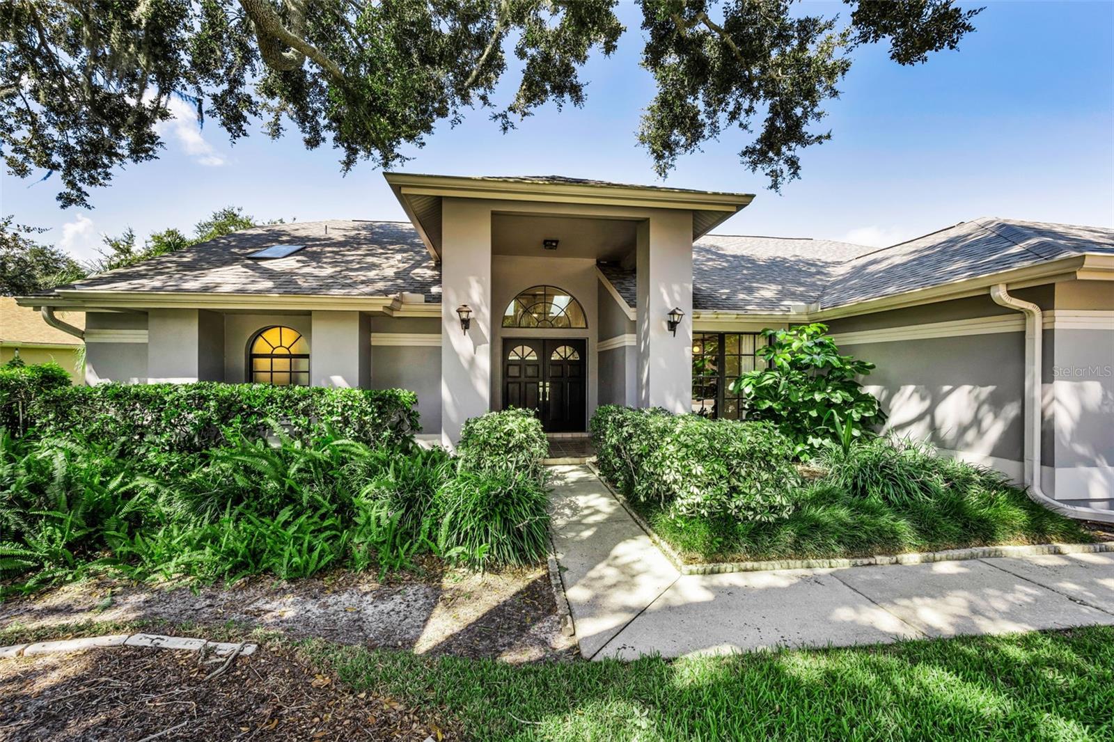 3rd image of 802 Centerwood Dr, Tarpon Springs, FL 34688 | MLS# TB8540456