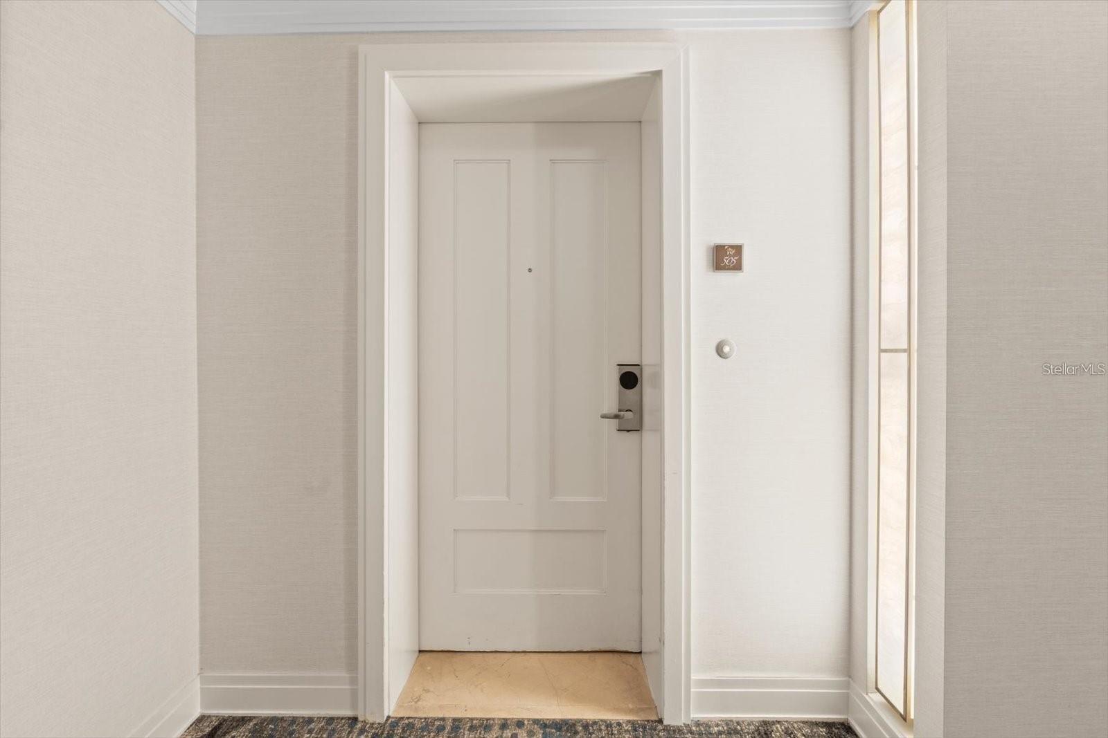 2nd image of 915 Seaside Dr #405, WEEKS 22-23, Sarasota, FL 34242 | MLS# A4703483