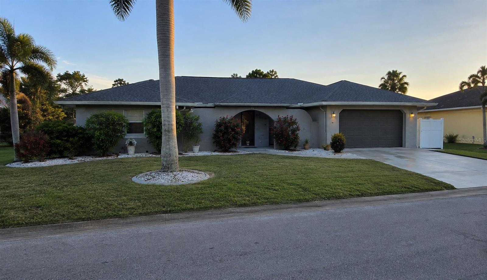 2nd image of 1840 Flametree Ln, Venice, FL 34293 | MLS# O6435114