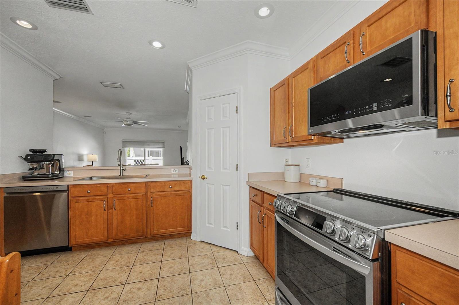 4th image of 4909 Elizabeth Anne Cir, Tampa, FL 33616 | MLS# TB8540697