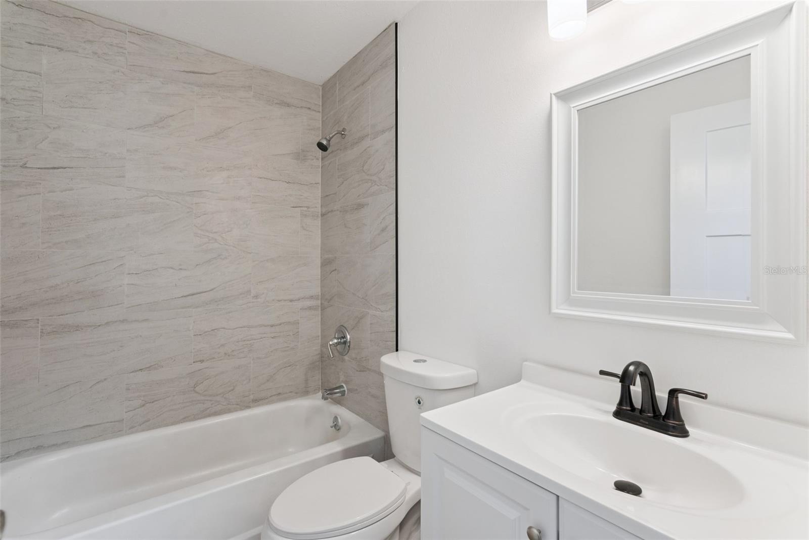 2nd image of 602 Northlake Dr, SANFORD, FL 32773