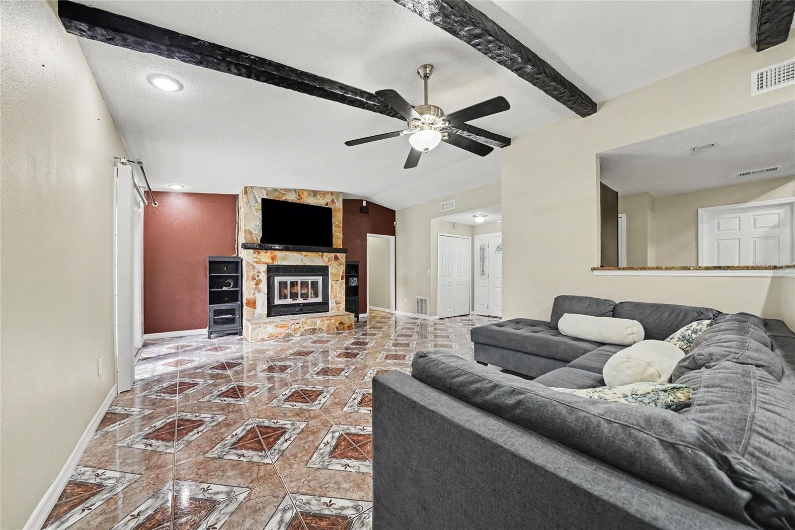 5th image of 6038 Wedgewood Cir, Orlando, FL 32808 | MLS# S5155981