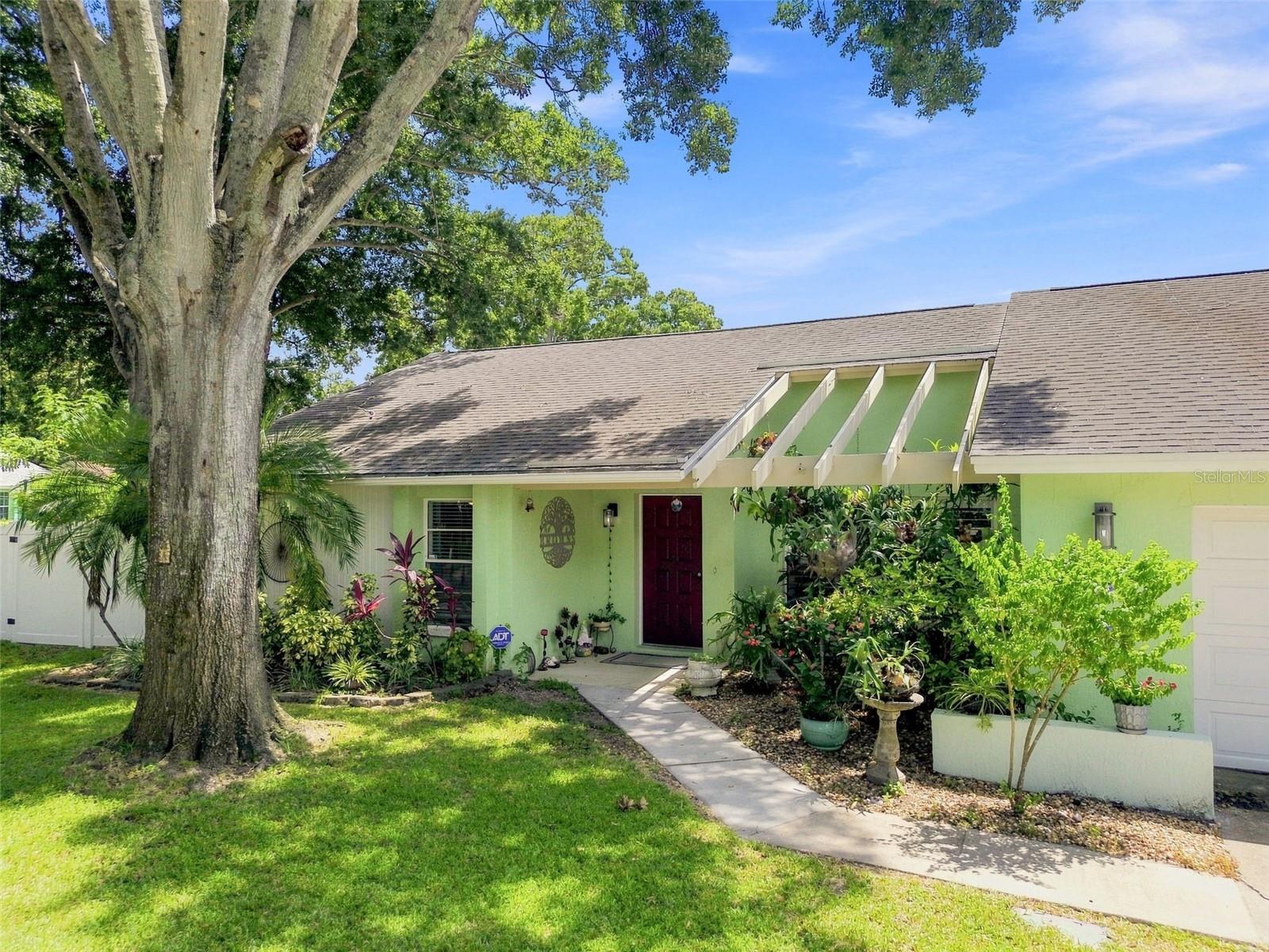 5th image of 157 Foxcroft Dr E, Palm Harbor, FL 34683 | MLS# TB8540745