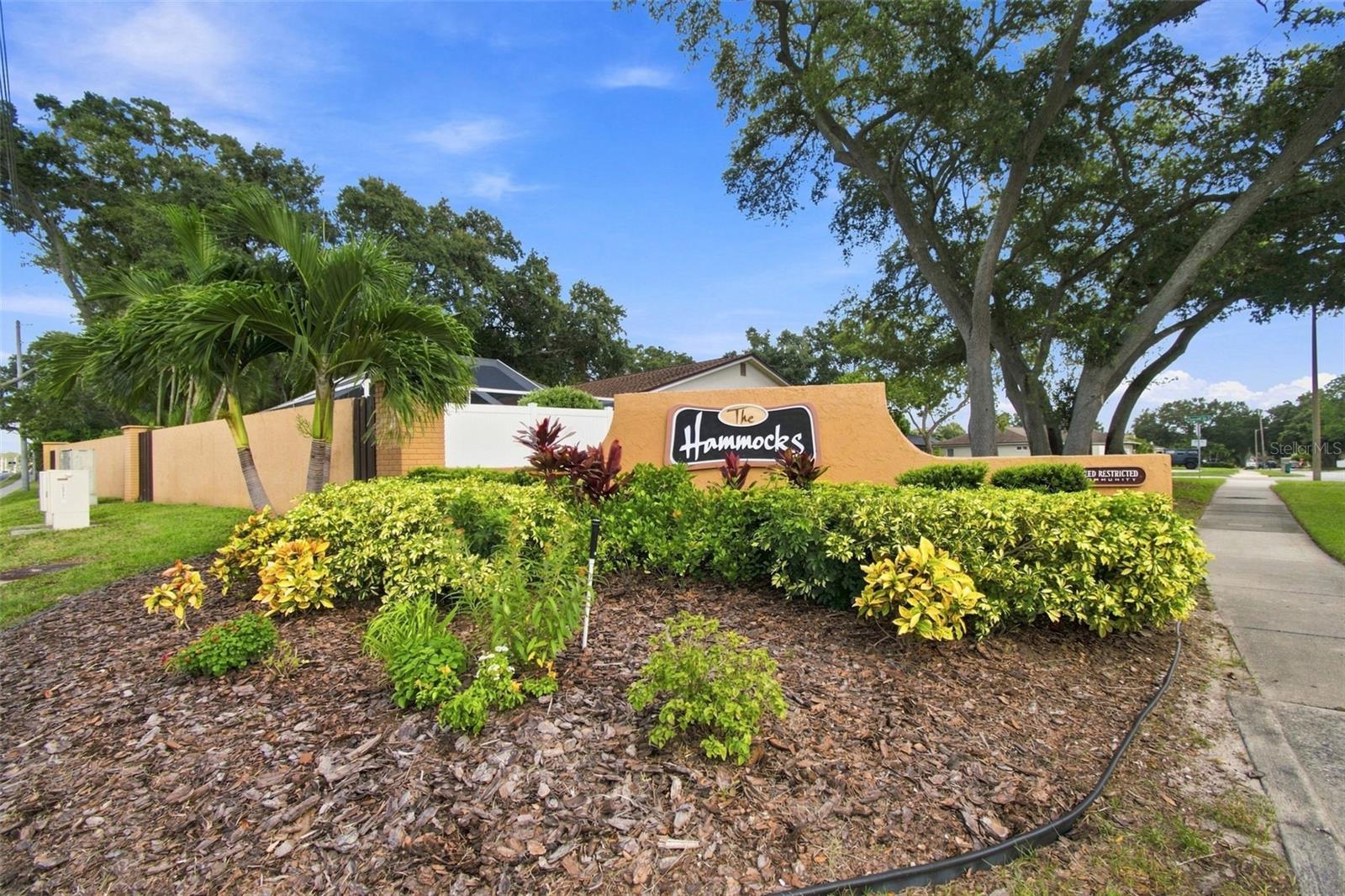 2nd image of 157 Foxcroft Dr E, Palm Harbor, FL 34683 | MLS# TB8540745