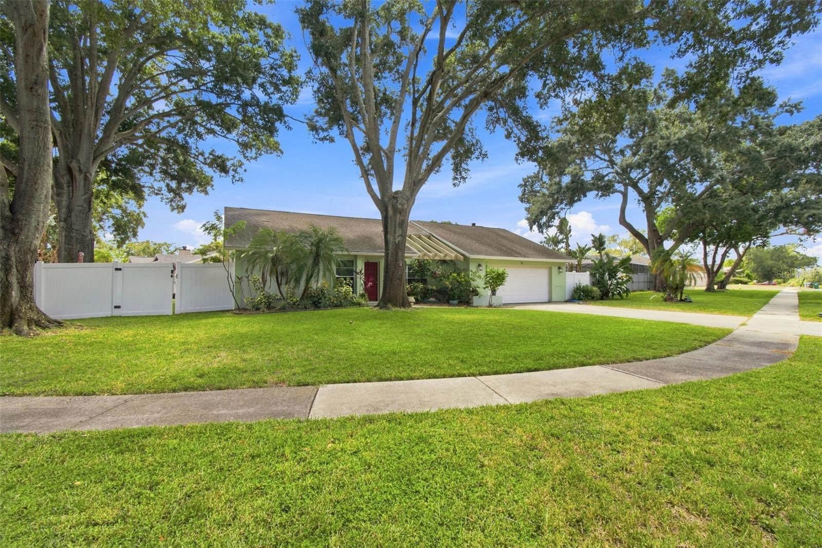 4th image of 157 Foxcroft Dr E, Palm Harbor, FL 34683 | MLS# TB8540745