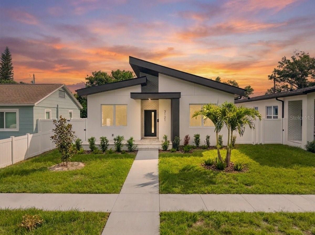 1st image of 3121 Queen St N, St Petersburg, FL 33713 | MLS# TB8540825