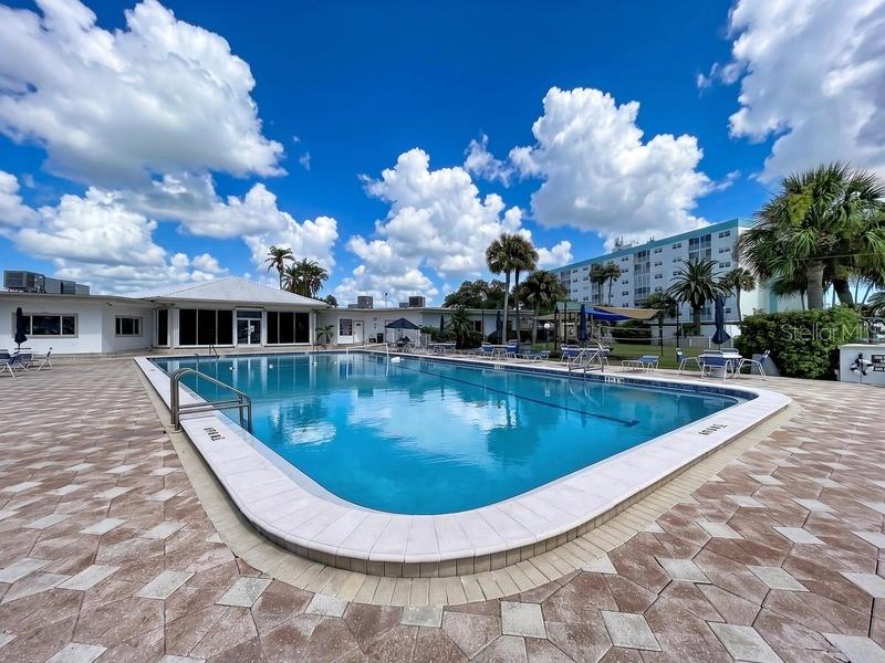 2nd image of 10351 Regal Dr, LARGO, FL 33774