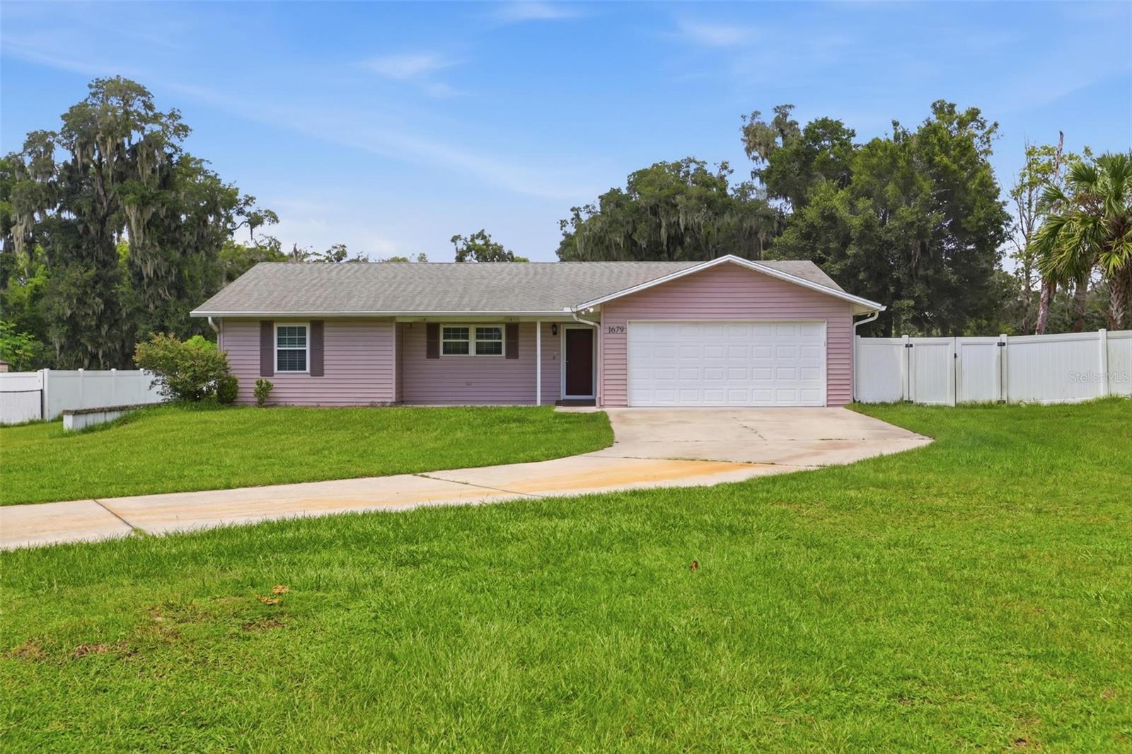 1st image of 1679 W Euclid Ave, Deland, FL 32720 | MLS# V4950851